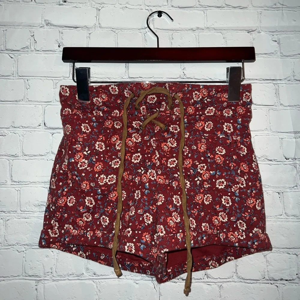 Hollister Red, Pink & Blue Floral High Waist shorts size XS - Picture 2 of 10